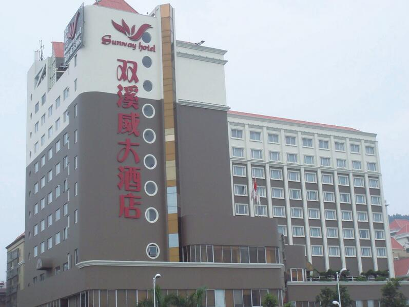 深圳機(jī)場(chǎng)周邊外墻真石漆及乳膠漆翻新工程